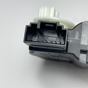 30.93821 - U4292002 Привод моторчик заслонки печки на Mercedes Sprinter W 906 A0008205908
