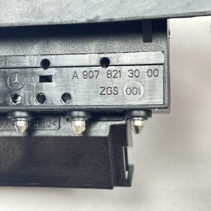 A9078213000 Контакт боковой сдвижной двери (на двери)  на Mercedes Sprinter W 907 / W 910