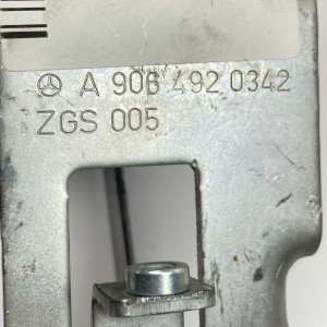 А9064920342 Кронштейн крепления катализатора на Mercedes Sprinter W 906