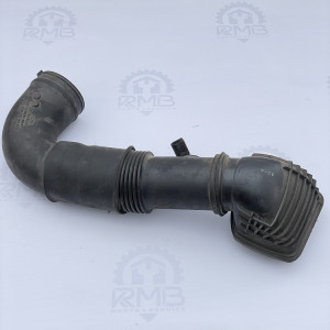 Патрубок воздушного фильтра на Mercedes Vito W639 2.2 CDI ОМ651 A6395280624