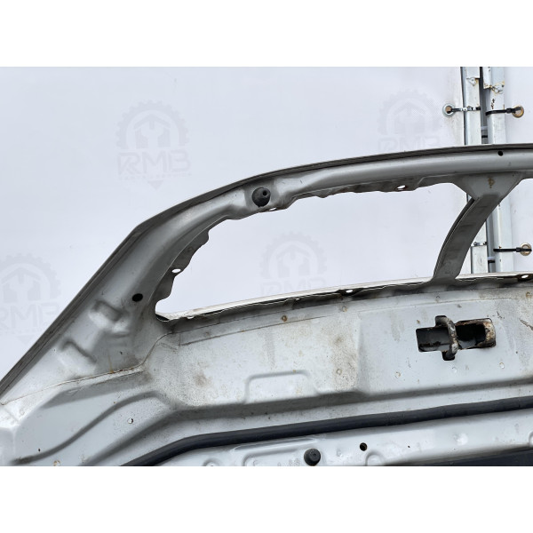 Капот серый на Hyundai Terracan