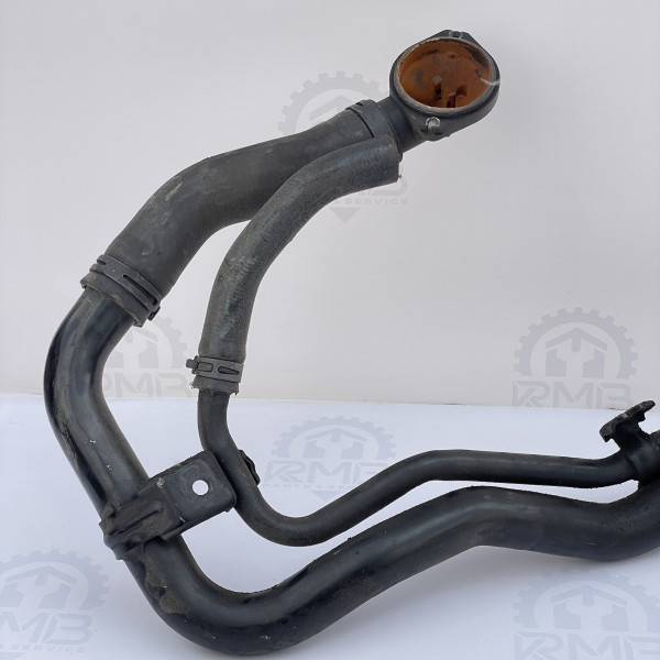Патрубки системы охлаждения на Volkswagen Crafter 2.5 076121065A