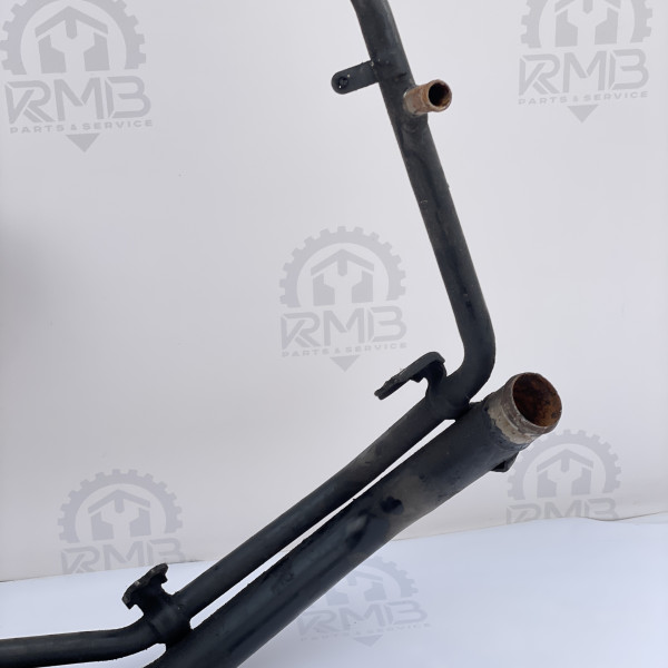 Патрубки системы охлаждения на Volkswagen Crafter 2.5 076121065A