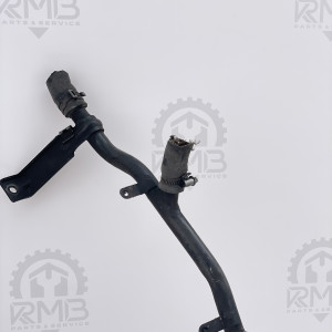 Патрубки системы охлаждения на Volkswagen Crafter 2.5 076121065A