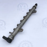 Датчик давления топлива в рейке 057130764N - Топливная рейка 076130093C на Volkswagen Crafter 2.5
