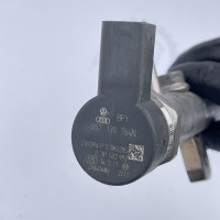 Датчик давления топлива в рейке 057130764N - Топливная рейка 076130093C на Volkswagen Crafter 2.5