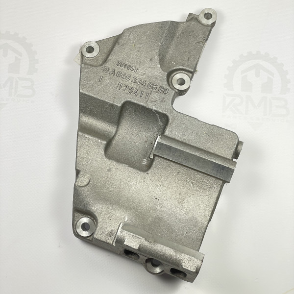 Кронштейн крепления компрессора кондиционера на Mercedes Sprinter 2.2 OM646 А6462340539