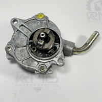 Вакуумний насос на Мерседес ML270 W163 E-Class W210 C-Class W203 2.2 2.7 cdi  A6112300065