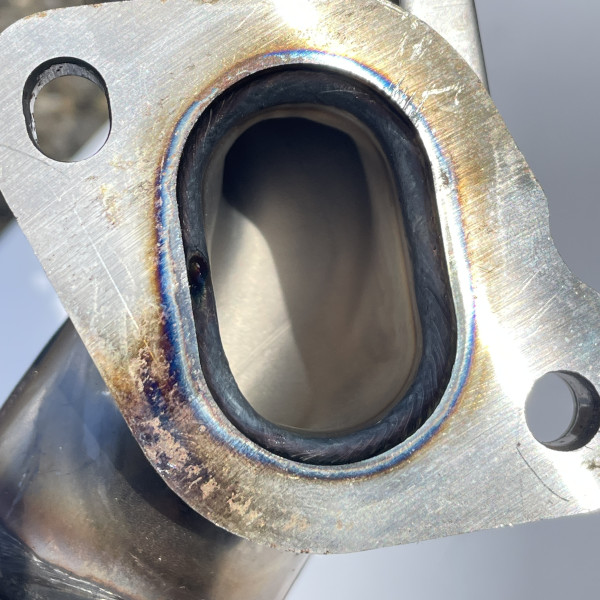 Випускний колектор А6421400909 лівий А6421400809 правий на Мерседес Спрінтер 3.0 OM642 V6 W906 W 907