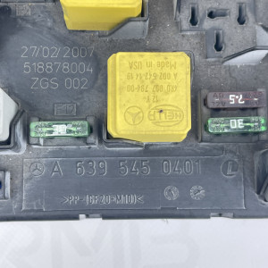 A6395450401 Блок запобіжників на Мерседес Віто - Віано W639 2.2 - 3.0 CDI