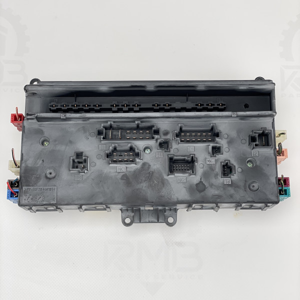 A6395450401 Блок запобіжників на Мерседес Віто - Віано W639 2.2 - 3.0 CDI