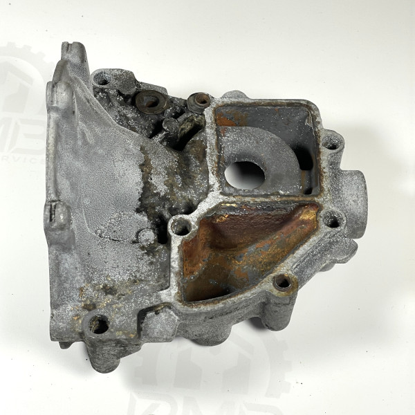 Корпус водяного насоса (термостата) на Mercedes Sprinter 2.9 TDI OM602 TDI A6032010701