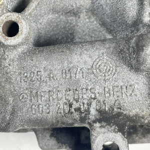 Корпус водяного насоса (термостата) на Mercedes Sprinter 2.9 TDI OM602 TDI A6032010701