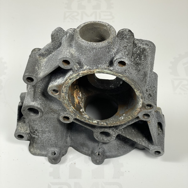 Корпус водяного насоса (термостата) на Mercedes Sprinter 2.9 TDI OM602 TDI A6032010701