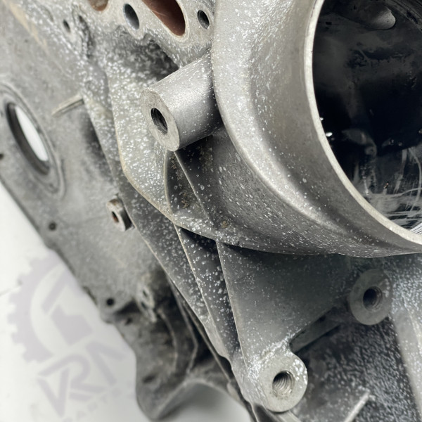 А6110151302 Передняя крышка двигателя на Mercedes W903 W904 2.2 2.7 CDI