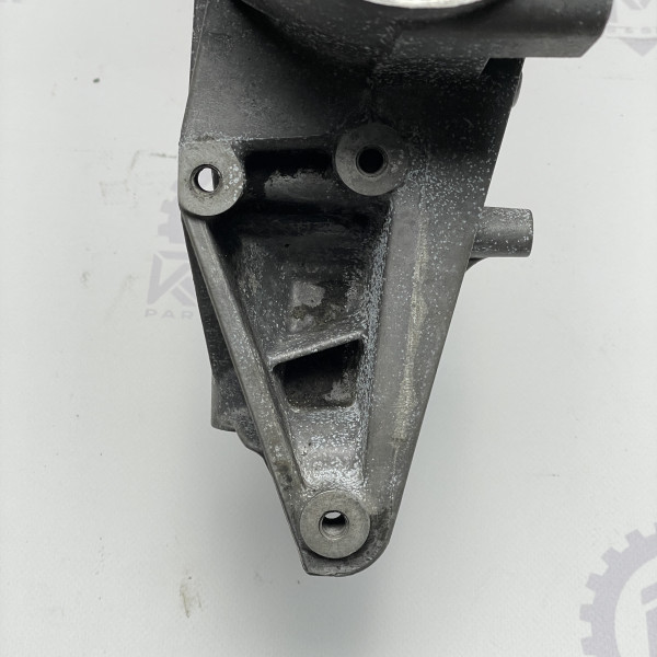 А6110151302 Передняя крышка двигателя на Mercedes W903 W904 2.2 2.7 CDI