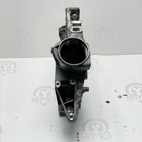 A6460150602 Передняя крышка двигателя на Mercedes 2.2 OM646 2.7 OM647 3.2 OM648