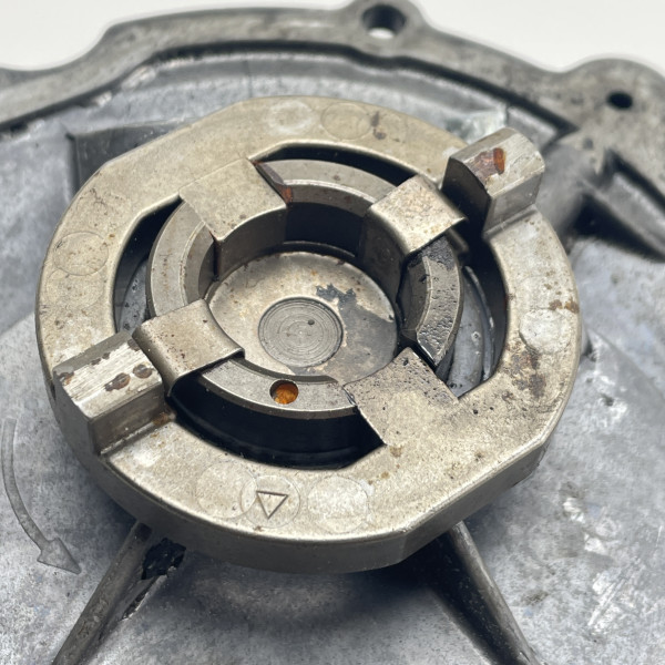 0002304365 Вакуумный насос на Mercedes Sprinter 312 412 2.9 TDI OM602