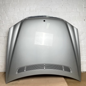 Капот серый, идеально подходит на Mercedes S-Class W220 1998–2003 (до рестайлинга)