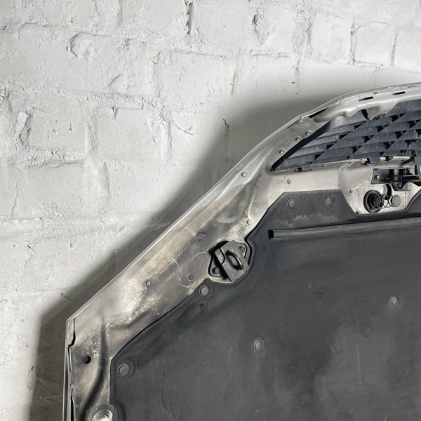 Капот серый, идеально подходит на Mercedes S-Class W220 1998–2003 (до рестайлинга)