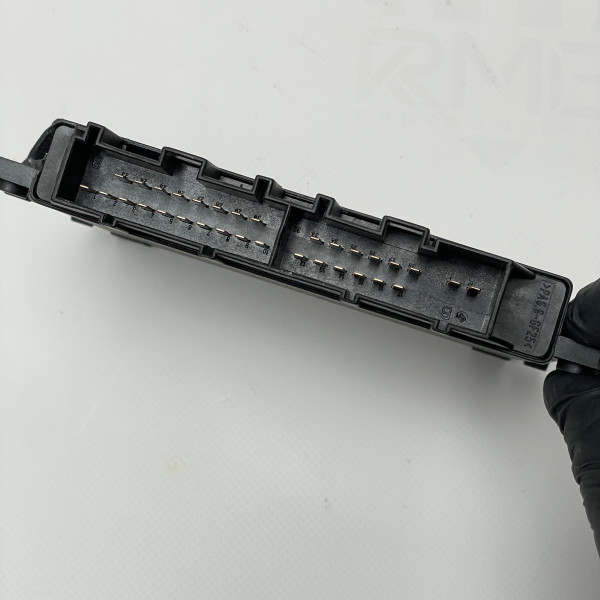 A2035454932 Блок управления парктрониками на Mercedes C-Class W203 / CLK W209