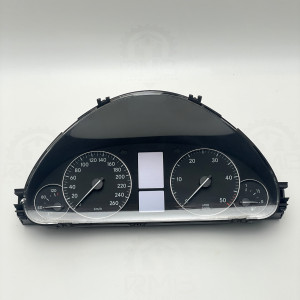 A2035404947 Щиток панель приборов - спидометр на Mercedes C-Class W203 CLK-Class W209 РЕСТАЙЛ