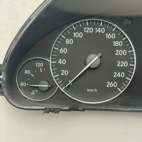 A2035404947 Щиток панель приборов - спидометр на Mercedes C-Class W203 CLK-Class W209 РЕСТАЙЛ