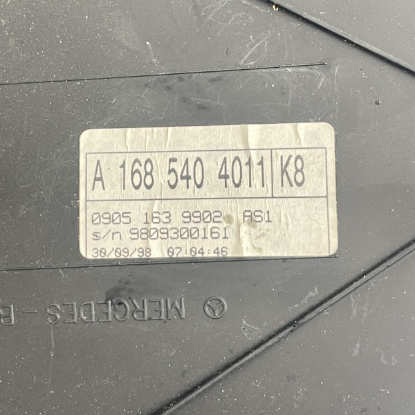 A1685404011 Щиток панели приборов - спидометр на Mercedes A-Class W168