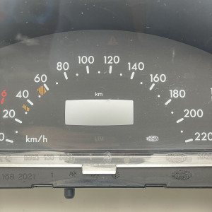A1685404011 Щиток панели приборов - спидометр на Mercedes A-Class W168