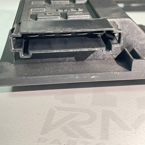 A0018216560 Резистор (регулятор) вентилятора пічки на Мерседес Віто W639 / Віано W639