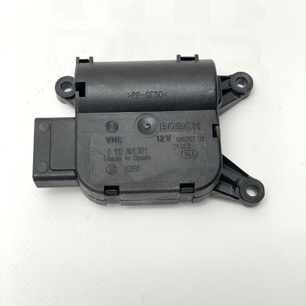 0132801331 Сервопривод (моторчик) заслонки печки на Mercedes  Vito W639 / Viano W639