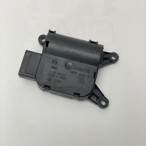 0132801331 Сервопривод (моторчик) заслонки печки на Mercedes  Vito W639 / Viano W639