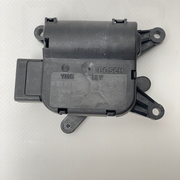 0132801332 Сервопривід заслінки пічки на Мерседес Vito W639 / Viano W639