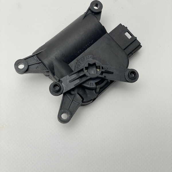 0132801332 Сервопривід заслінки пічки на Мерседес Vito W639 / Viano W639