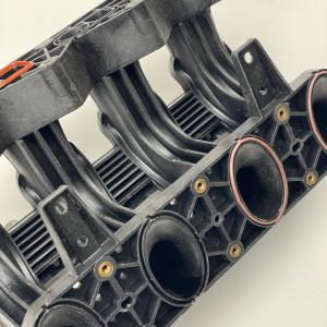 A6110900637 Впускний колектор (пластиковий) на Мерседес Спрінтер W901-W904 Віто W638 двигун 2.2 CDI OM611 