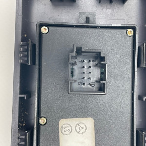 A1688202810 — Блок кнопок стеклоподъемников передний на Mercedes A-Class W168