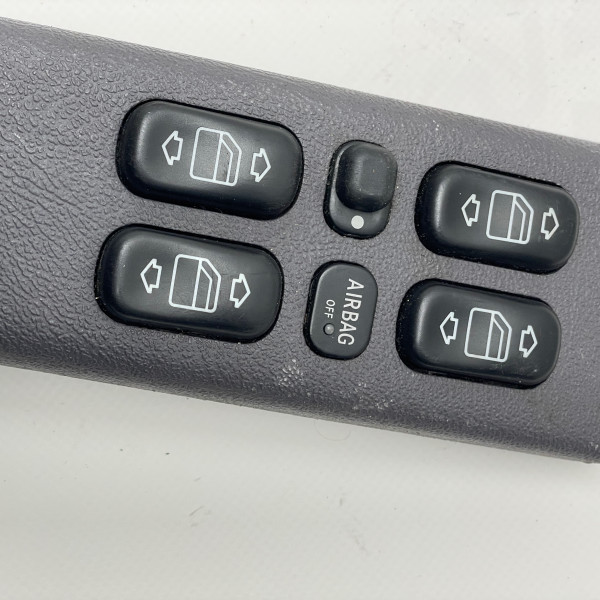 A1688202810 — Блок кнопок стеклоподъемников передний на Mercedes A-Class W168