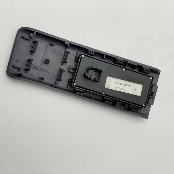 A1688202810 — Блок кнопок стеклоподъемников передний на Mercedes A-Class W168