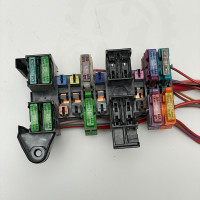 A2035400050 — Блок силовых предохранителей (распределитель питания) на Mercedes W203 C-Class / W209 CLK / Vito W639