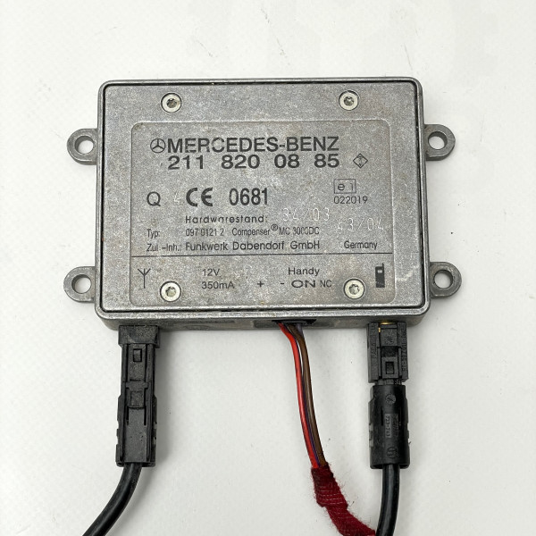 A2118200885 — Антенный усилитель / Компенсатор мобильной связи на Mercedes W211 E-Class