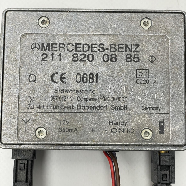A2118200885 — Антенный усилитель / Компенсатор мобильной связи на Mercedes W211 E-Class