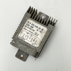 A0255453232 — Блок управления вентилятором радиатора на Mercedes W168 / W210