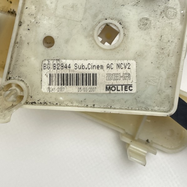 B2944 Сервопривід заслонки обігрівача пічки на Мерседес Віто / Віано W639 B2944 Сервопривід заслонки обігрівача пічки на Мерседес Віто / Віано W639