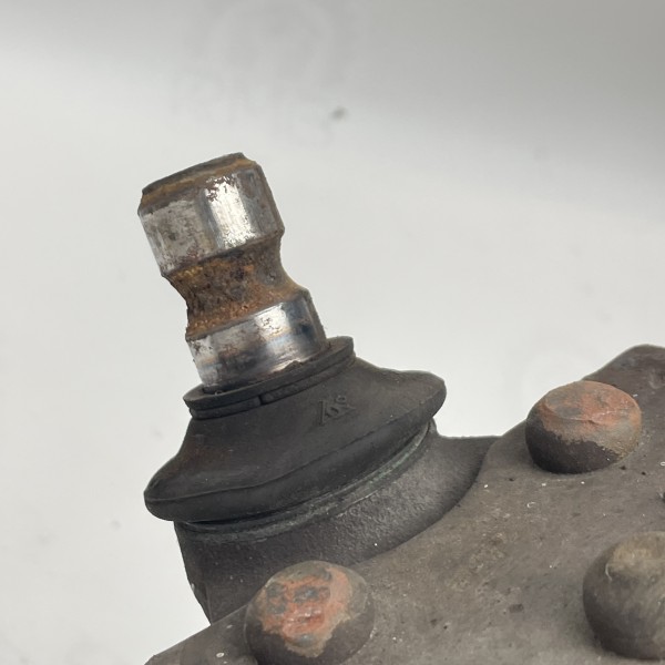 A6393300510 Ричаг передній правий на Мерседес Віто / Віано W639 A6393300510 Ричаг передній правий на Мерседес Віто / Віано W639