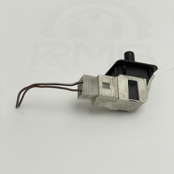 0015458714 Выключатель контроля положения ручного тормоза на Mercedes