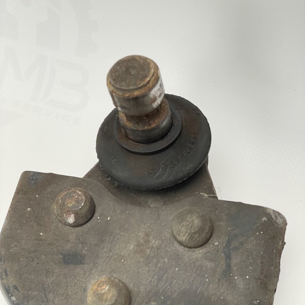 A6393300410 Рычаг передний левый на Mercedes Vito / Viano W639