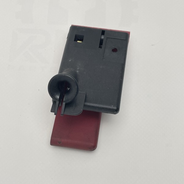 A1698871527 Ручка открывания капота на Mercedes  A-Class W169 / B-Class W245