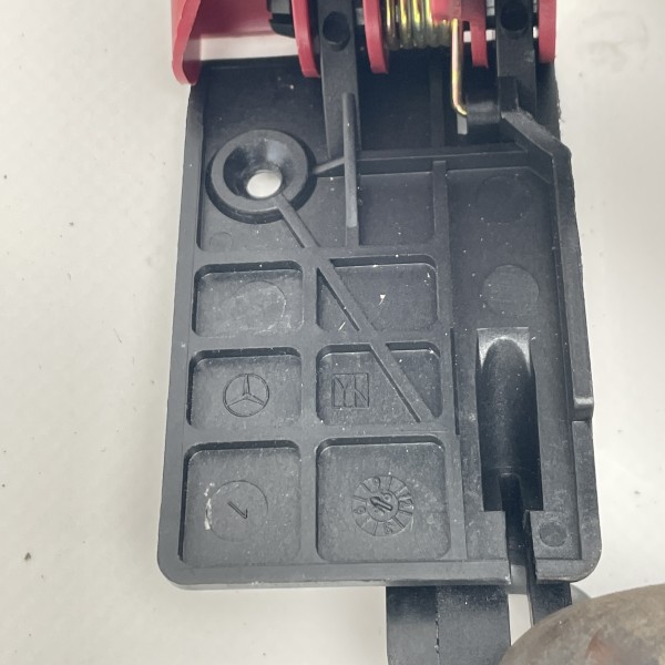 A1698871527 Ручка открывания капота на Mercedes  A-Class W169 / B-Class W245