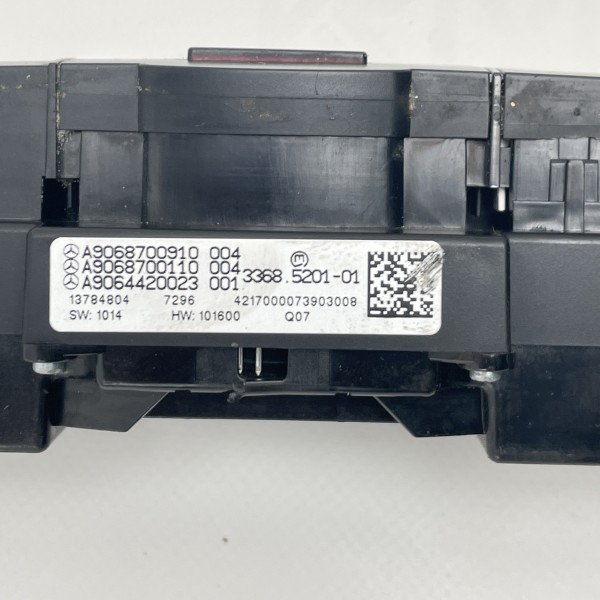 A9068700910 Панель / Блок кнопок аварийки, ASR и центрального замка на Mercedes Sprinter W 906 / Volkswagen Crafter