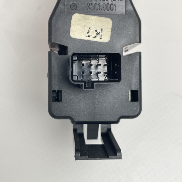 A1688201210 Аварийная кнопка / Кнопка аварийной остановки на Mercedes A-Class W 168